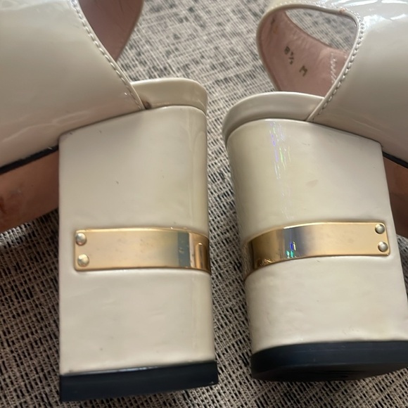 Stuart Weitzman Patent Leather Sandal Size 8.5 M - Picture 15 of 16